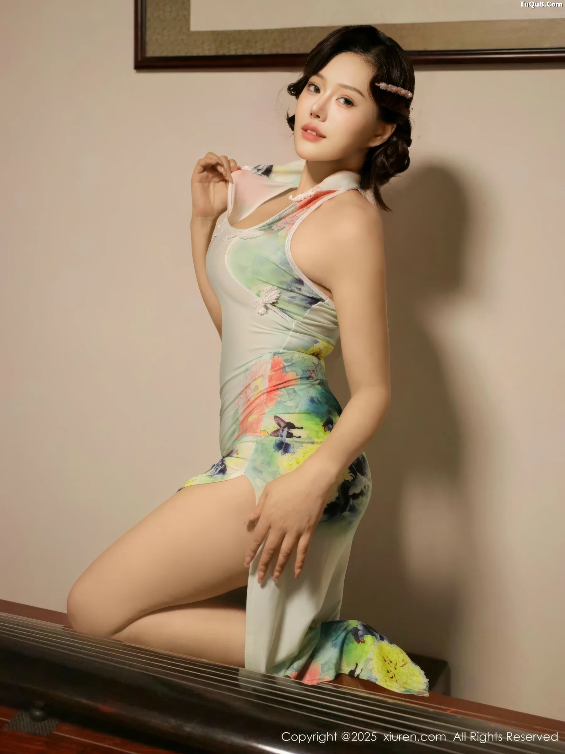 秀人集.com_[XiuRen秀人网]No.10749_新人模特莉莉安娜o性感绿色旗袍配超薄肉丝秀丰满身材诱惑写真73P