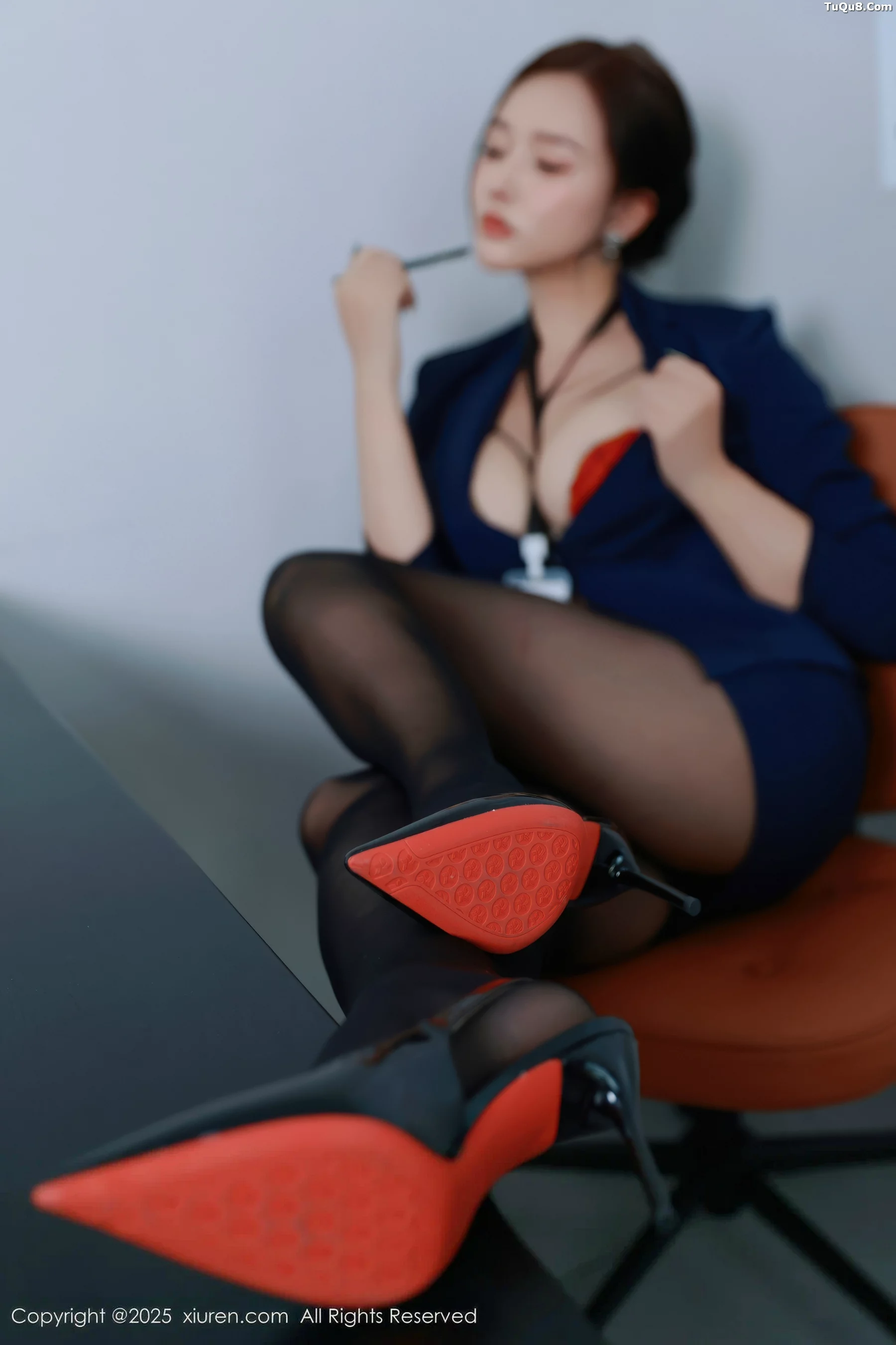 秀人集.com_[XiuRen秀人网]No.10751_模特娜比深色OL服饰露红色内衣配超薄黑丝秀凹凸身材诱惑写真75P