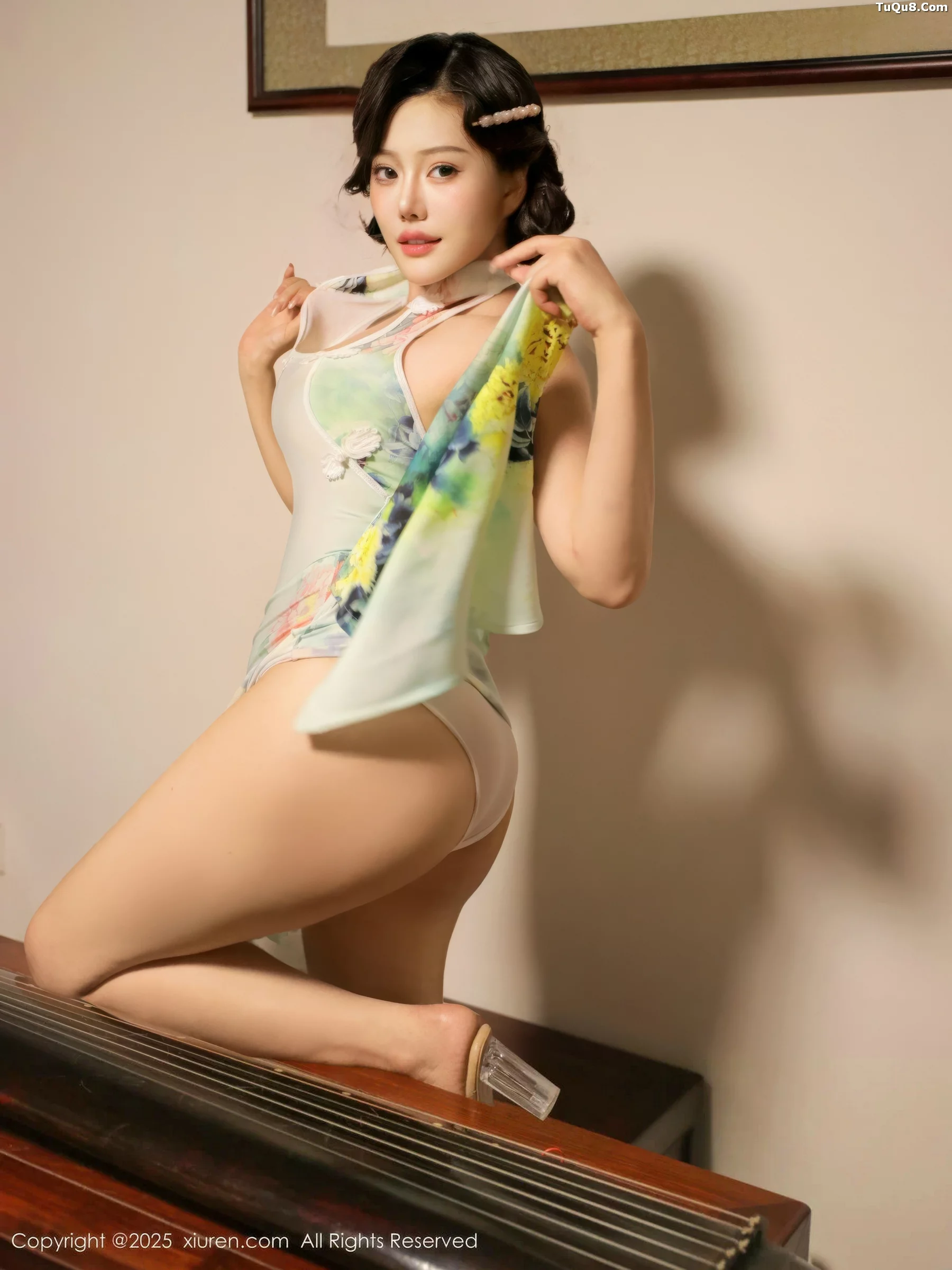 秀人集.com_[XiuRen秀人网]No.10749_新人模特莉莉安娜o性感绿色旗袍配超薄肉丝秀丰满身材诱惑写真73P