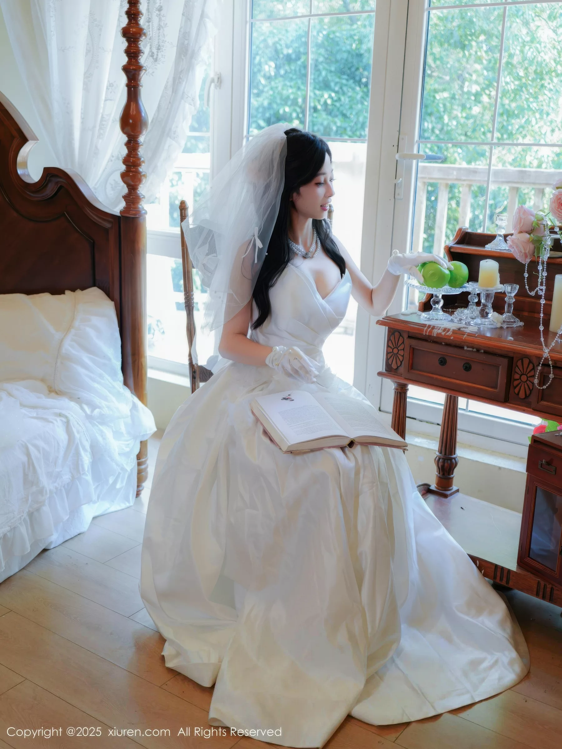 秀人集.com_[XiuRen秀人网]No.10769_新人模特朱朱molly性感白色婚纱配白色丝袜秀凹凸身材诱惑写真54P