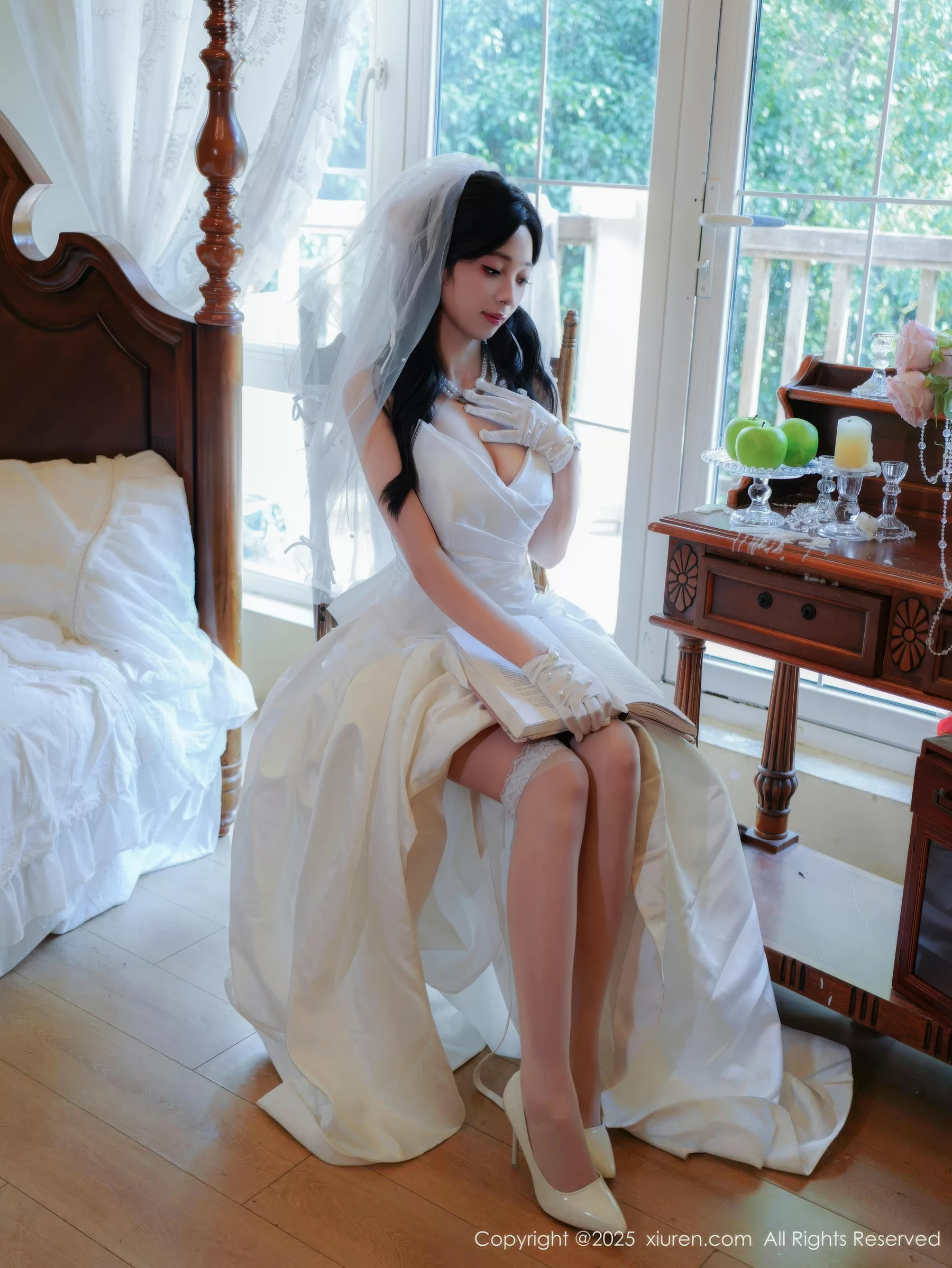 秀人集.com_[XiuRen秀人网]No.10769_新人模特朱朱molly性感白色婚纱配白色丝袜秀凹凸身材诱惑写真54P