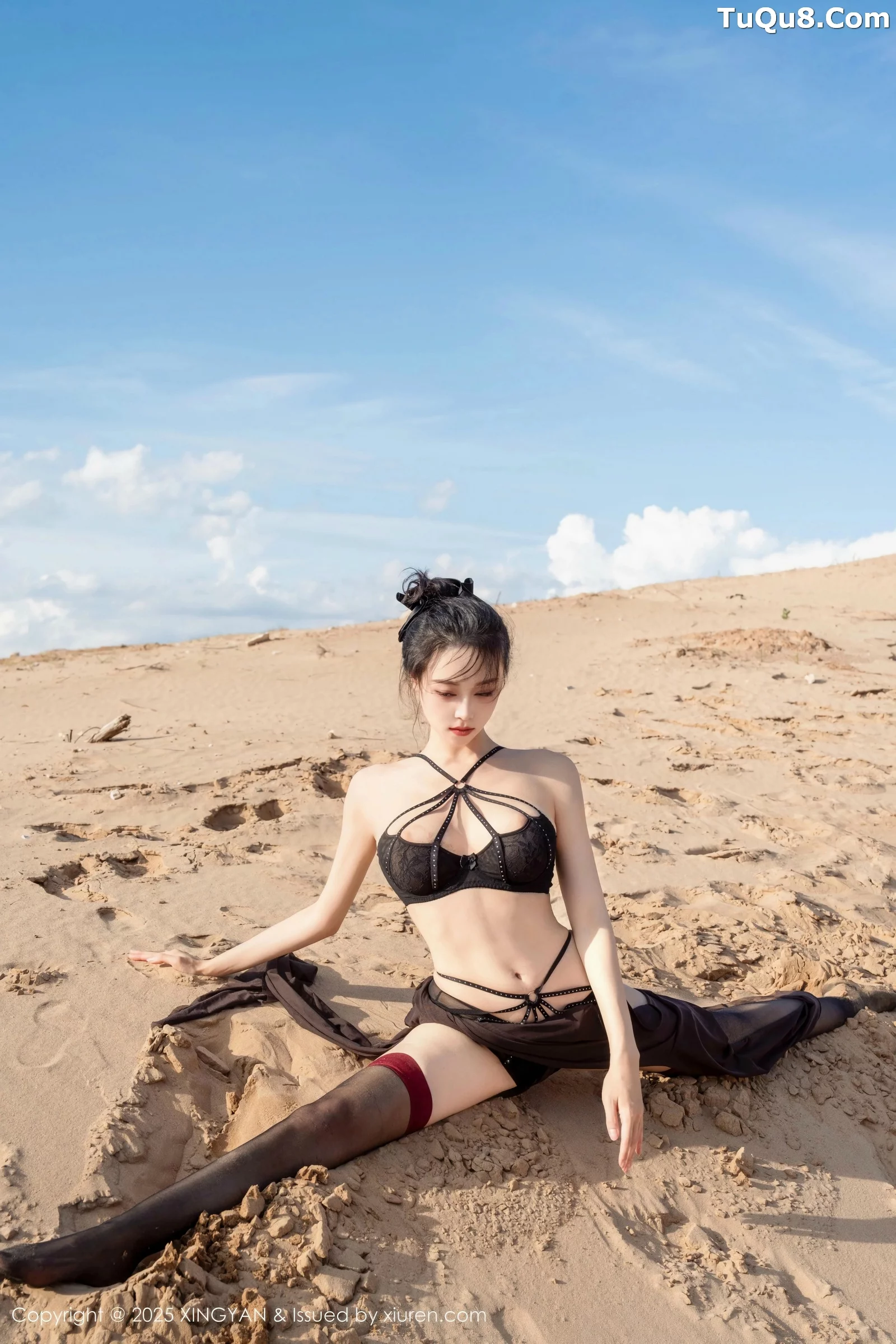 秀人集.com_[XINGYAN星颜社]VOL.387_模特清妙沙漠外拍性感黑色情趣内衣配破烂黑丝秀美腿诱惑写真78P