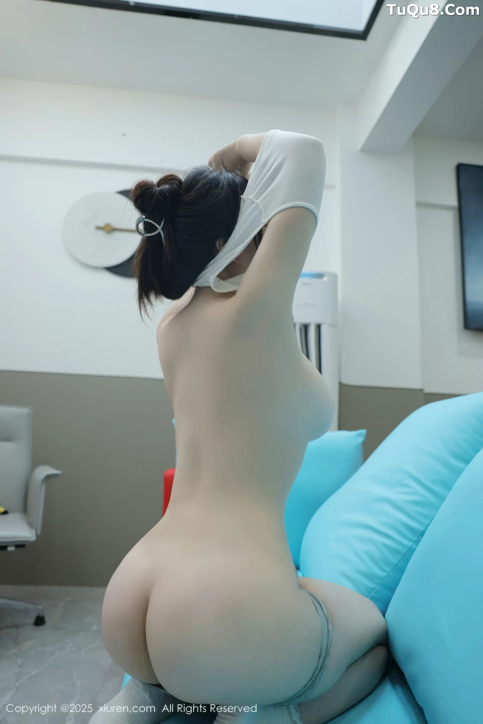 秀人集.com_[XiuRen秀人网]No.10676_模特李沁恩lrene性感白色居家上衣配灰色内衣秀丰腴身材诱惑写真70P