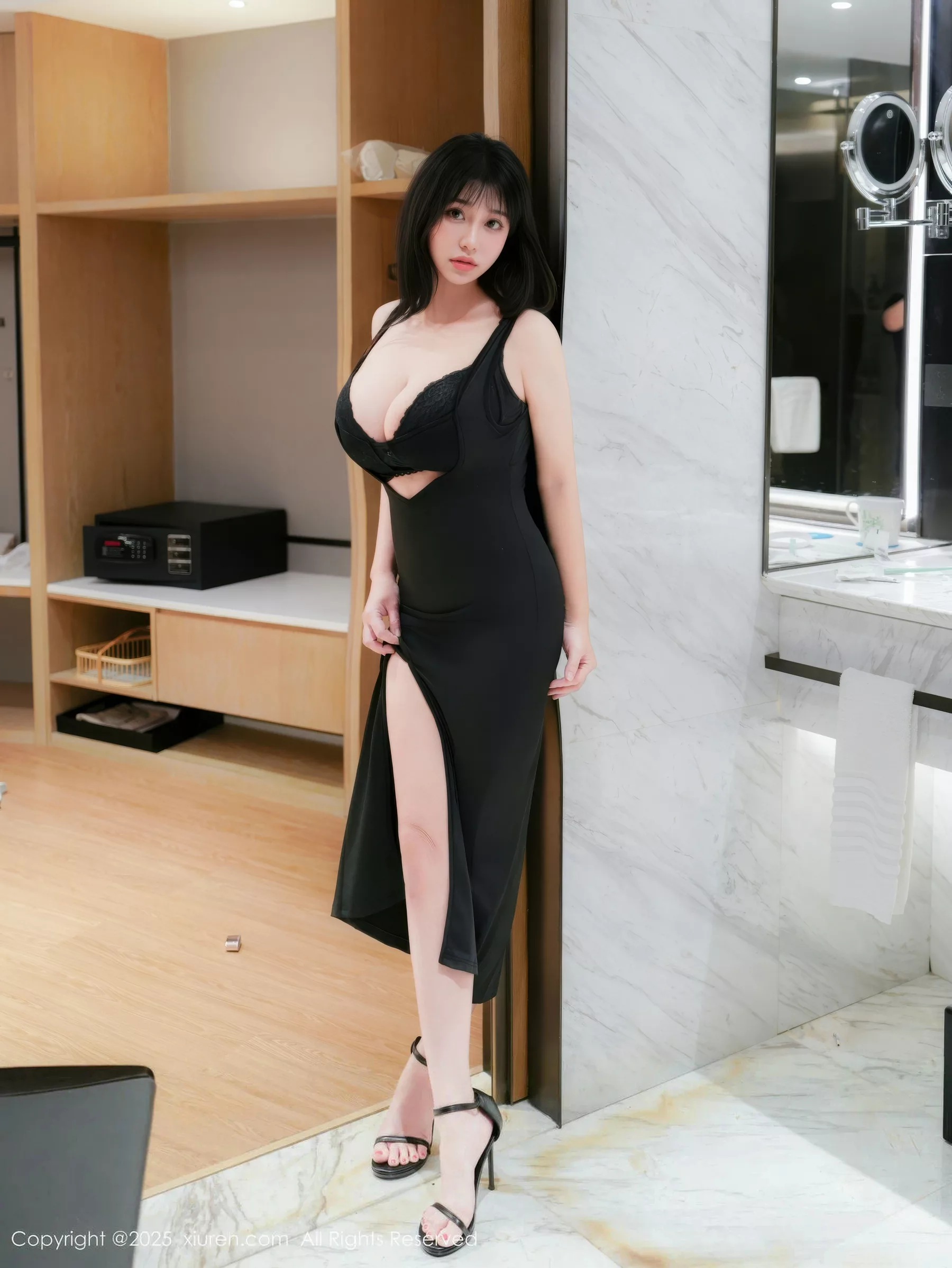 秀人集.com_[XiuRen秀人网]No.10779_模特小紫藤性感黑色连衣裙露黑色蕾丝内衣秀丰满身材诱惑写真64P