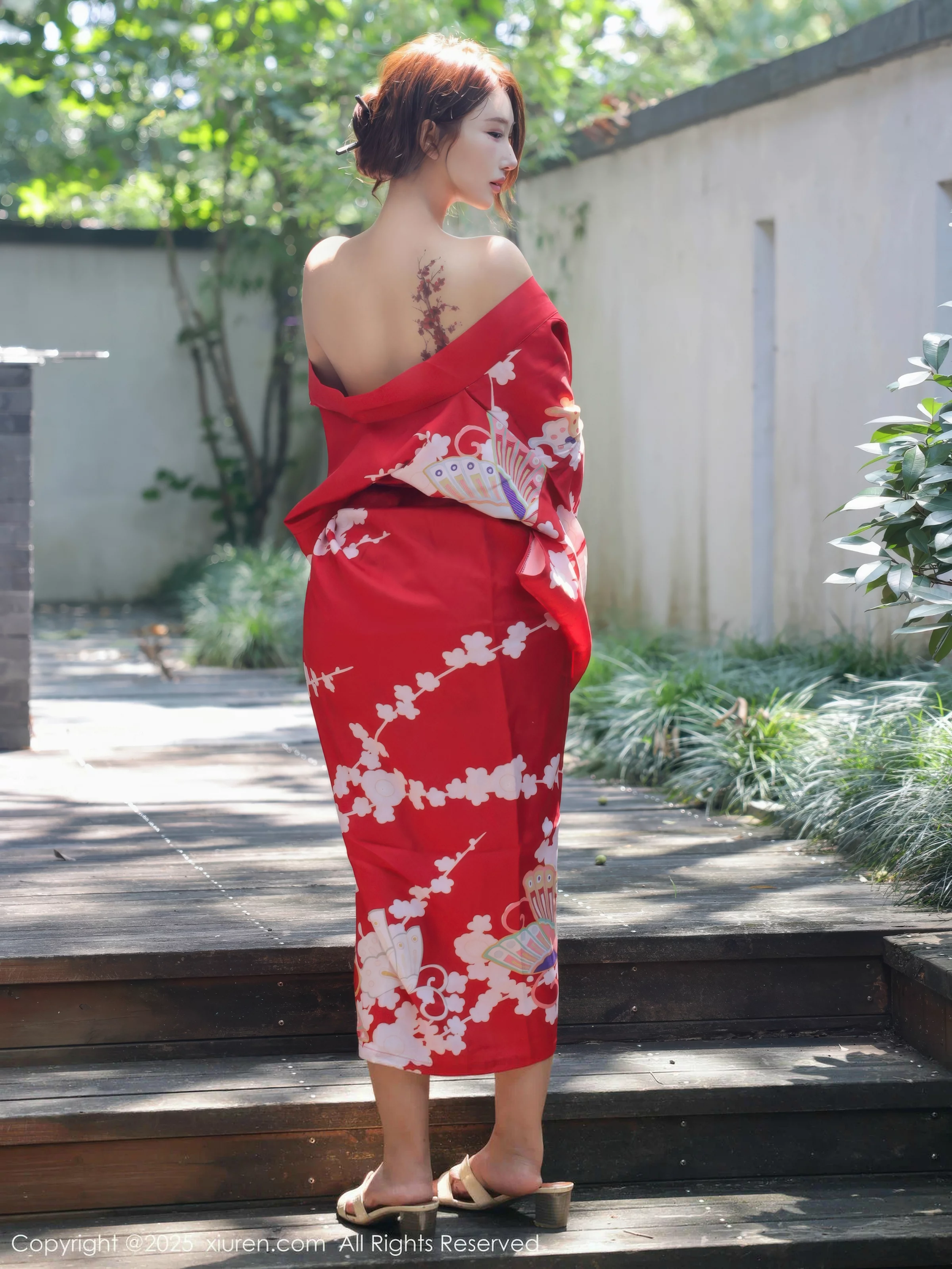 秀人集.com_[XiuRen秀人网]No.10683_模特金允希Yuki户外性感红色和服半脱秀完美身材惹火诱惑写真80P