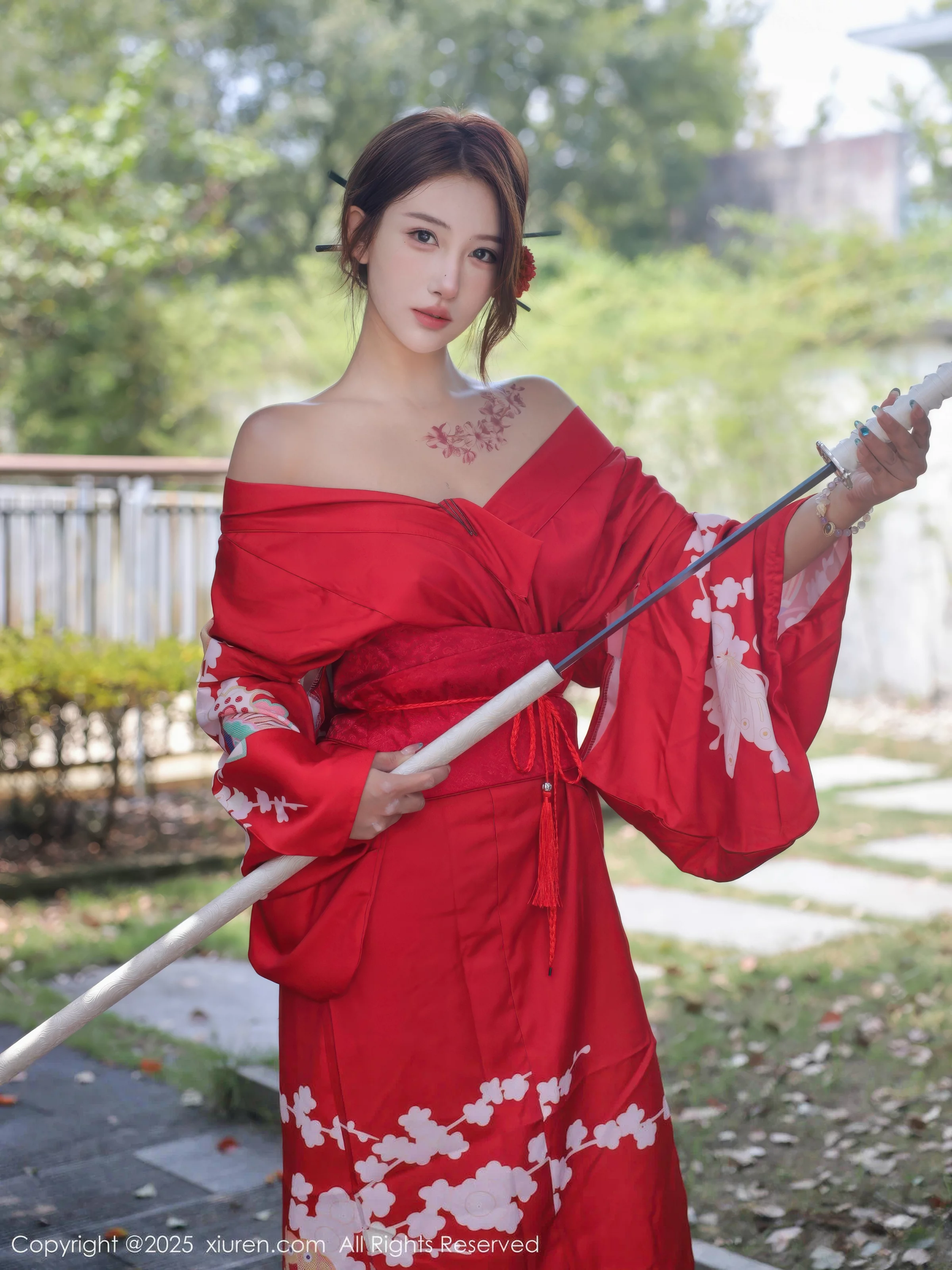 秀人集.com_[XiuRen秀人网]No.10683_模特金允希Yuki户外性感红色和服半脱秀完美身材惹火诱惑写真80P