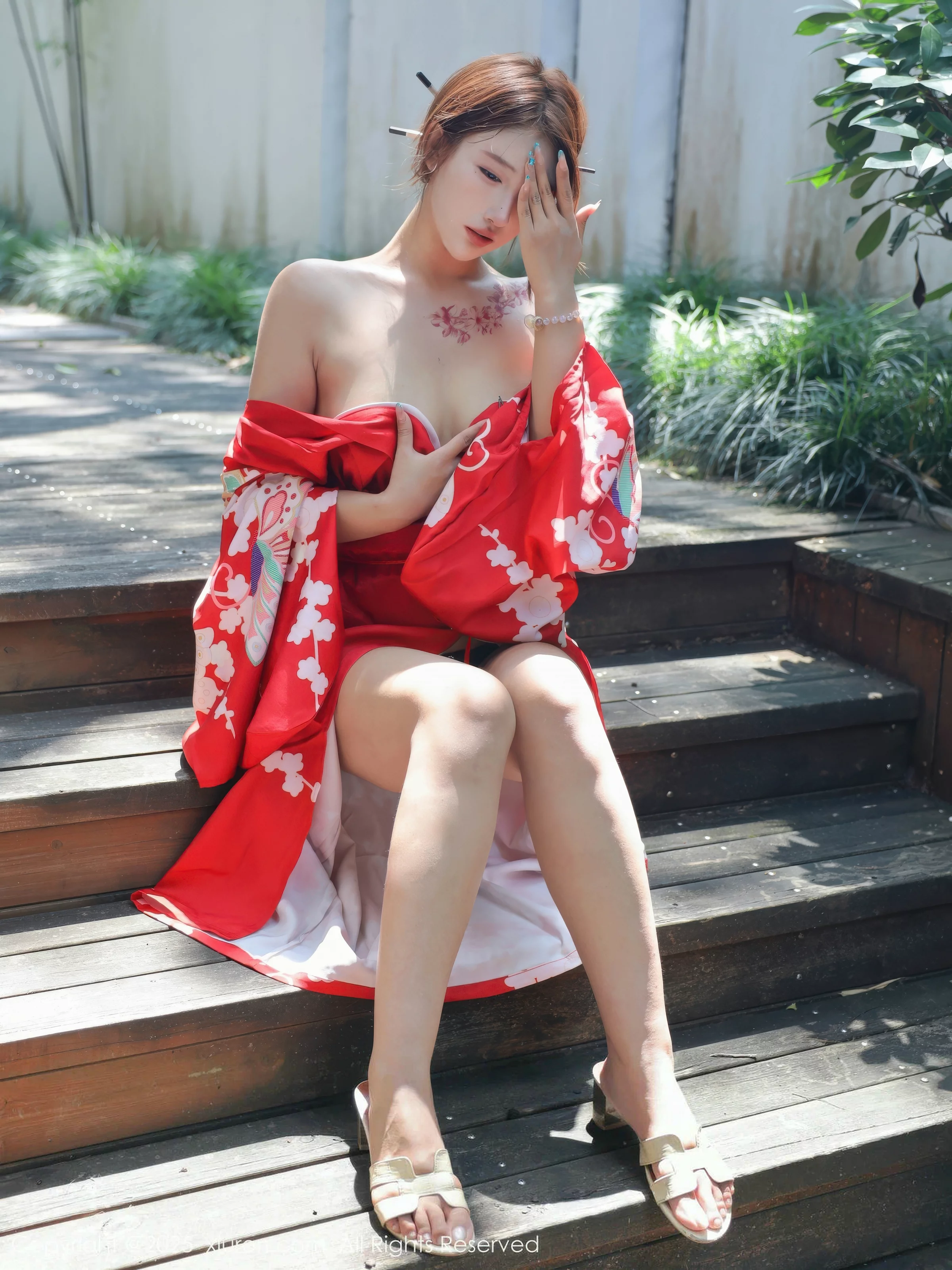 秀人集.com_[XiuRen秀人网]No.10683_模特金允希Yuki户外性感红色和服半脱秀完美身材惹火诱惑写真80P