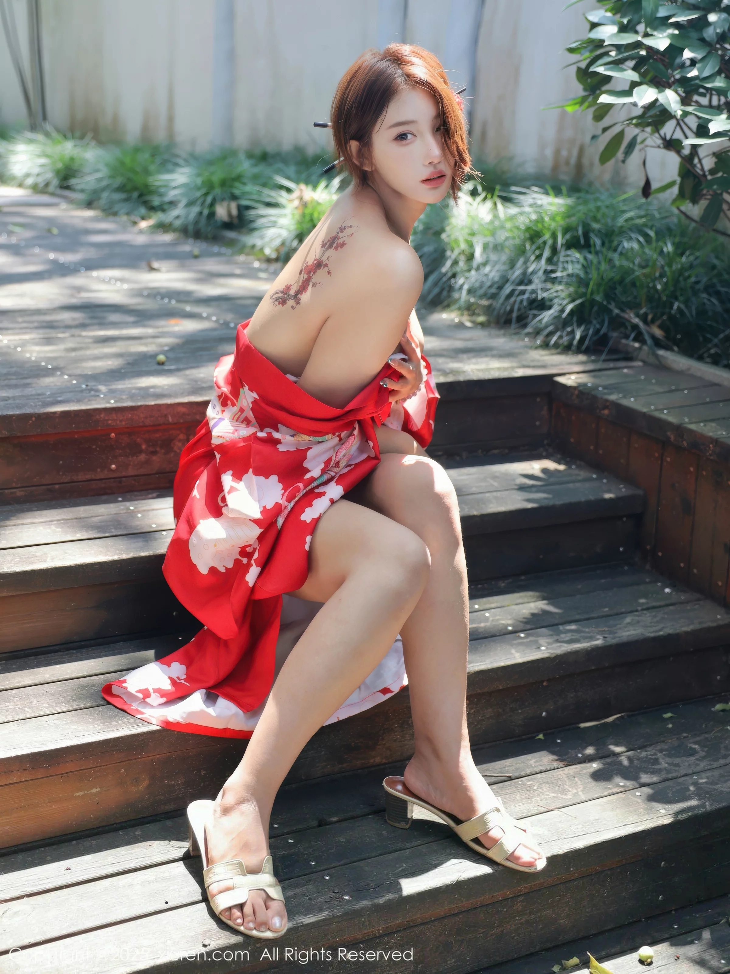 秀人集.com_[XiuRen秀人网]No.10683_模特金允希Yuki户外性感红色和服半脱秀完美身材惹火诱惑写真80P