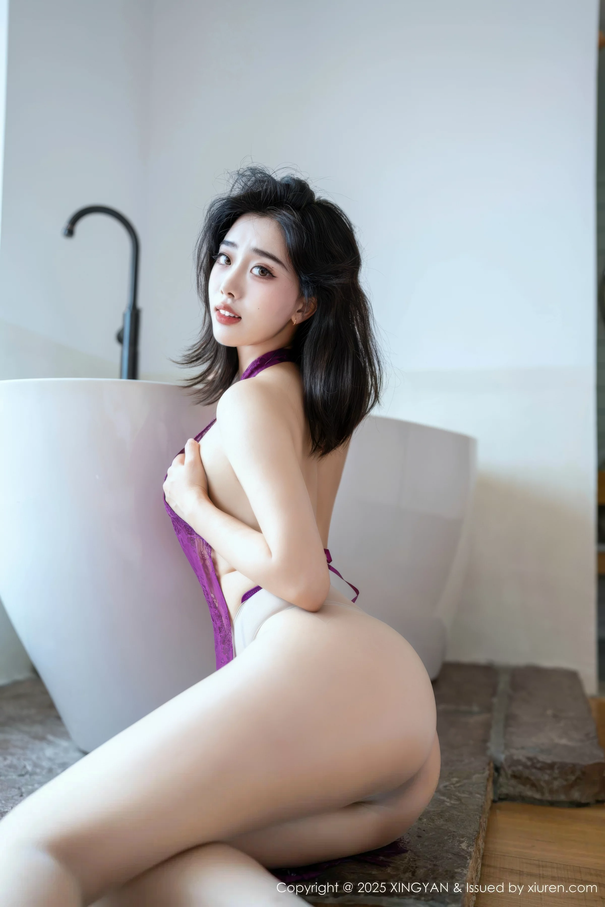 秀人集.com_[XINGYAN星颜社]VOL.389_模特阮福福私房性感紫色情趣内衣配灰丝袜秀完美身材诱惑写真81P