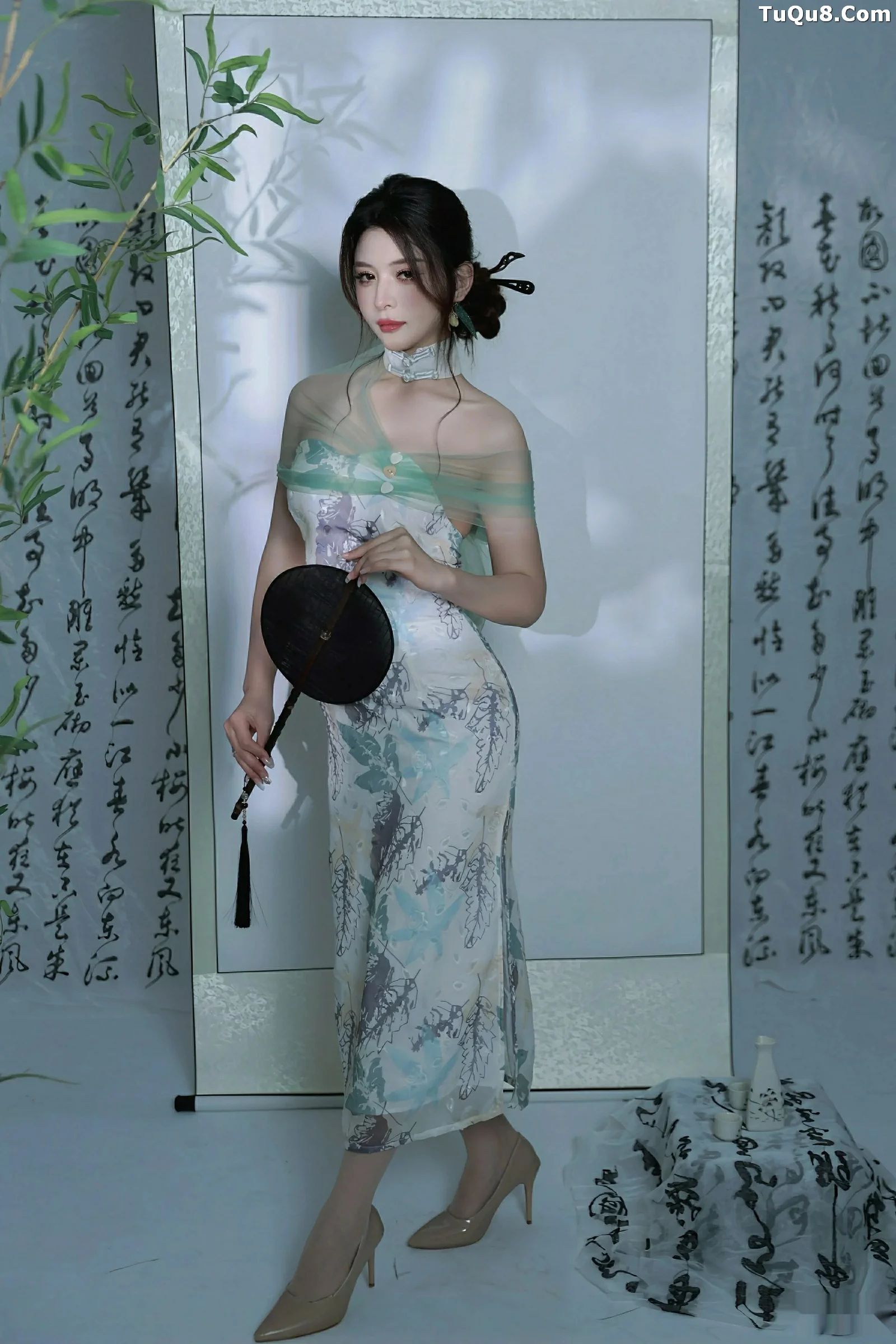 秀人集.com_[XiuRen秀人网]No.10694_模特阿依莎性感浅色古风服饰配超薄肉色秀高挑曼妙身材诱惑写真82P