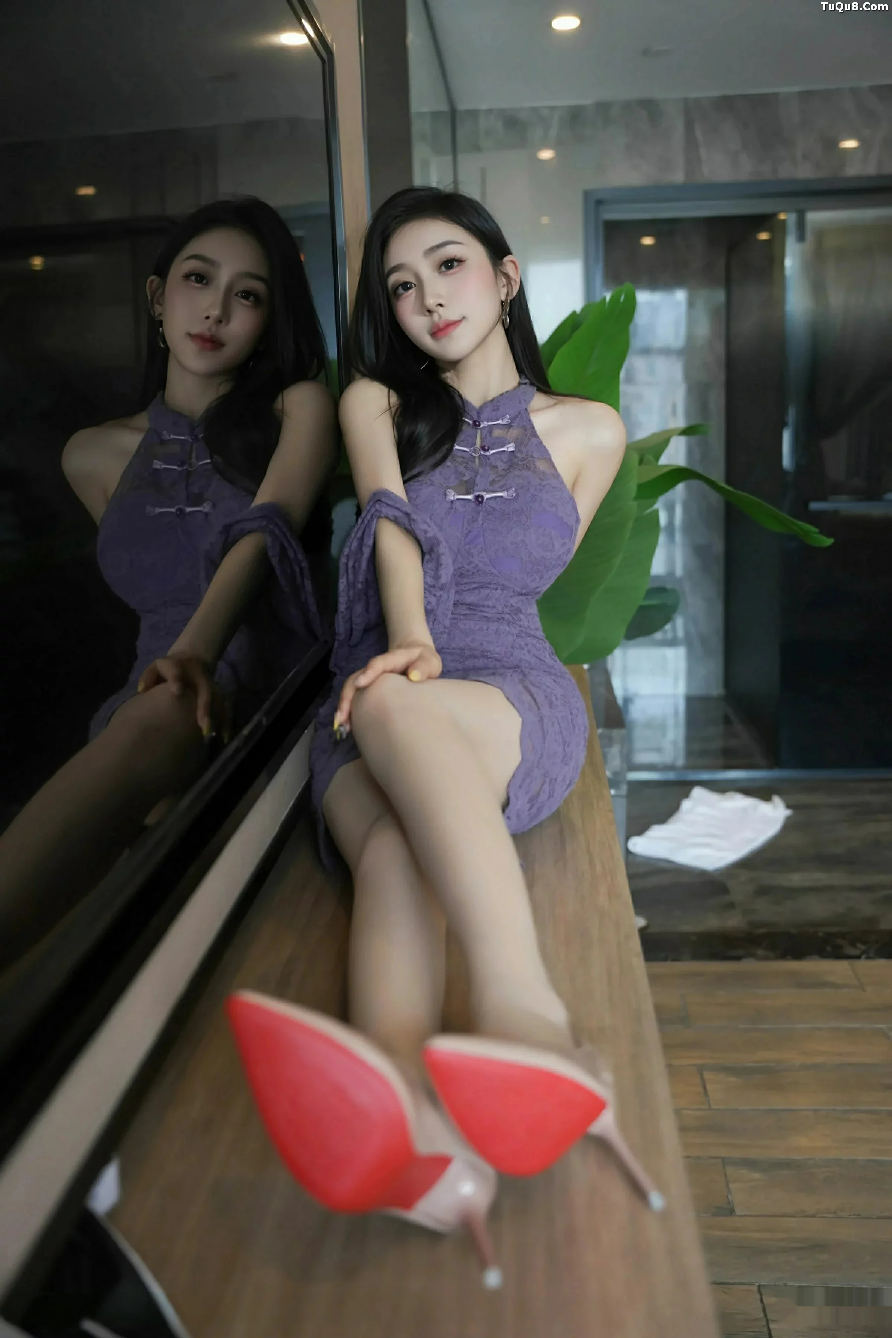 秀人集.com_[XiuRen秀人网]No.10801_模特小阿娇Gill性感紫色连衣长裙配白色丝袜秀完美身材诱惑写真70P