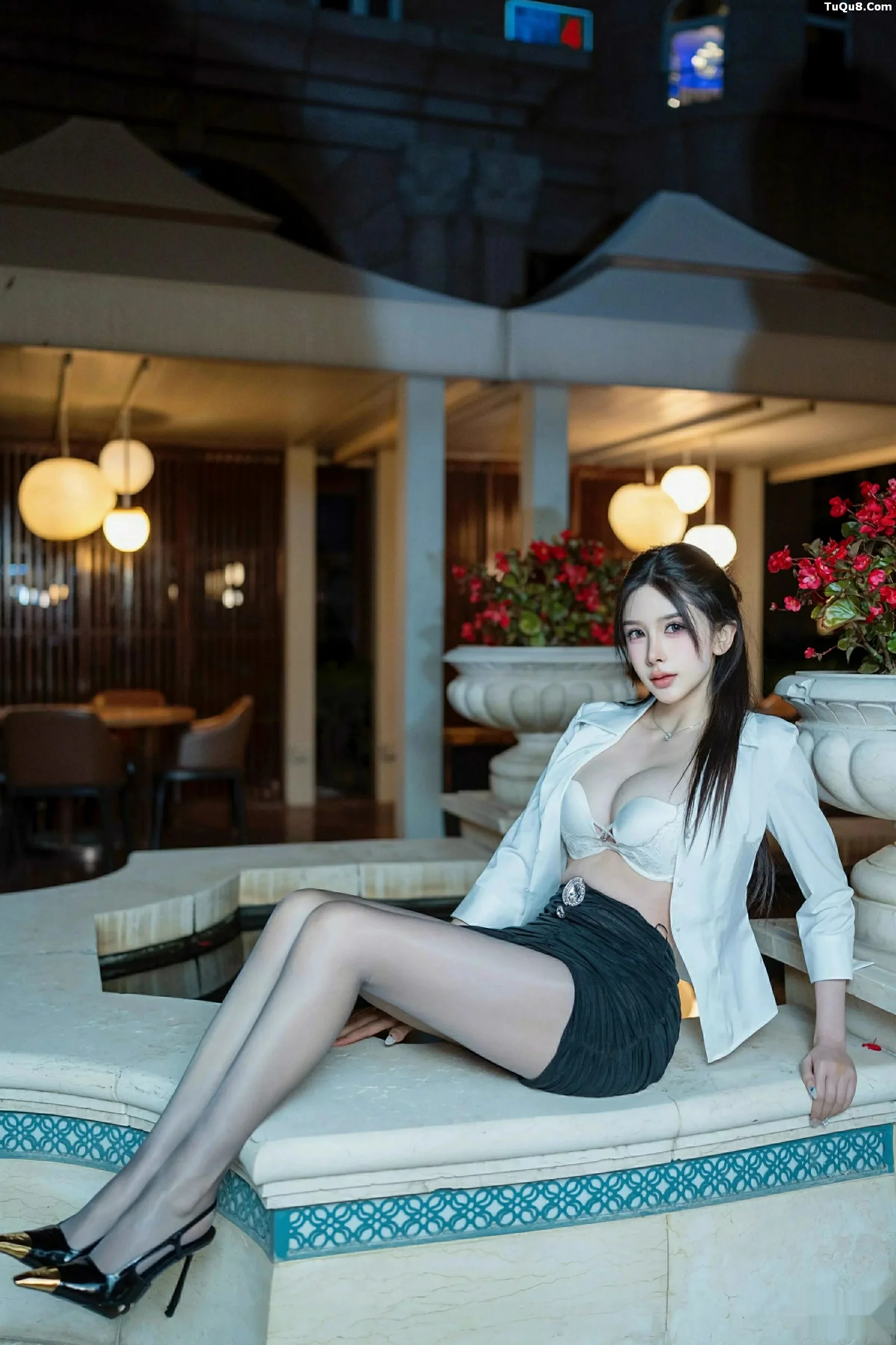 秀人集.com_[XINGYAN星颜社]VOL.406_模特李丽莎性感衬衫露白色内衣配开档黑丝秀曼妙身材诱惑写真66P