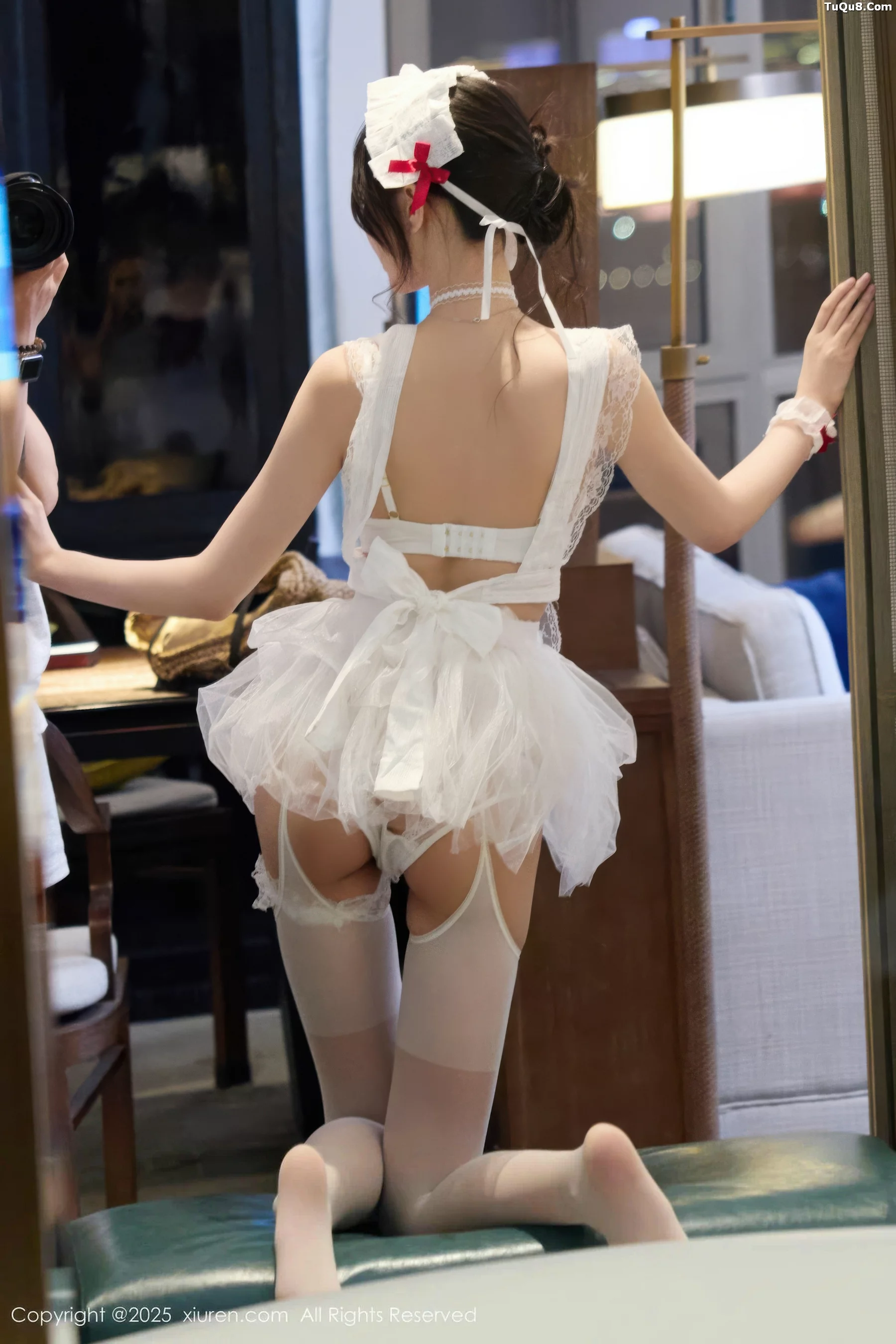 秀人集.com_[XiuRen秀人网]No.10827_模特玥儿玥er性感萝莉女仆装配白丝吊袜秀完美身材迷人诱惑写真64P