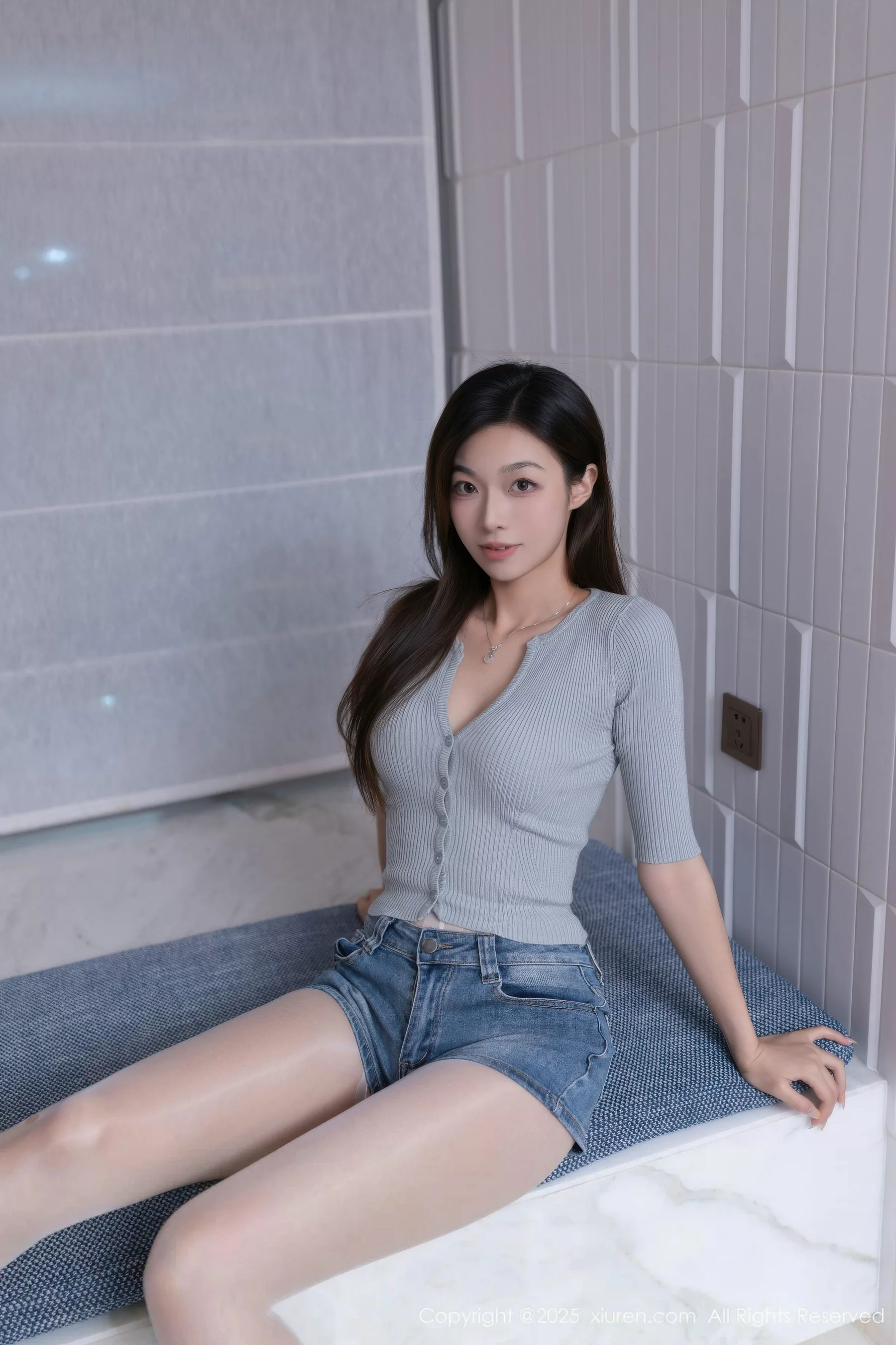 秀人集.com_[XiuRen秀人网]No.10881_模特kiki柚柚性感蓝色超短牛仔裤配原色丝袜秀凹凸身材诱惑写真80P