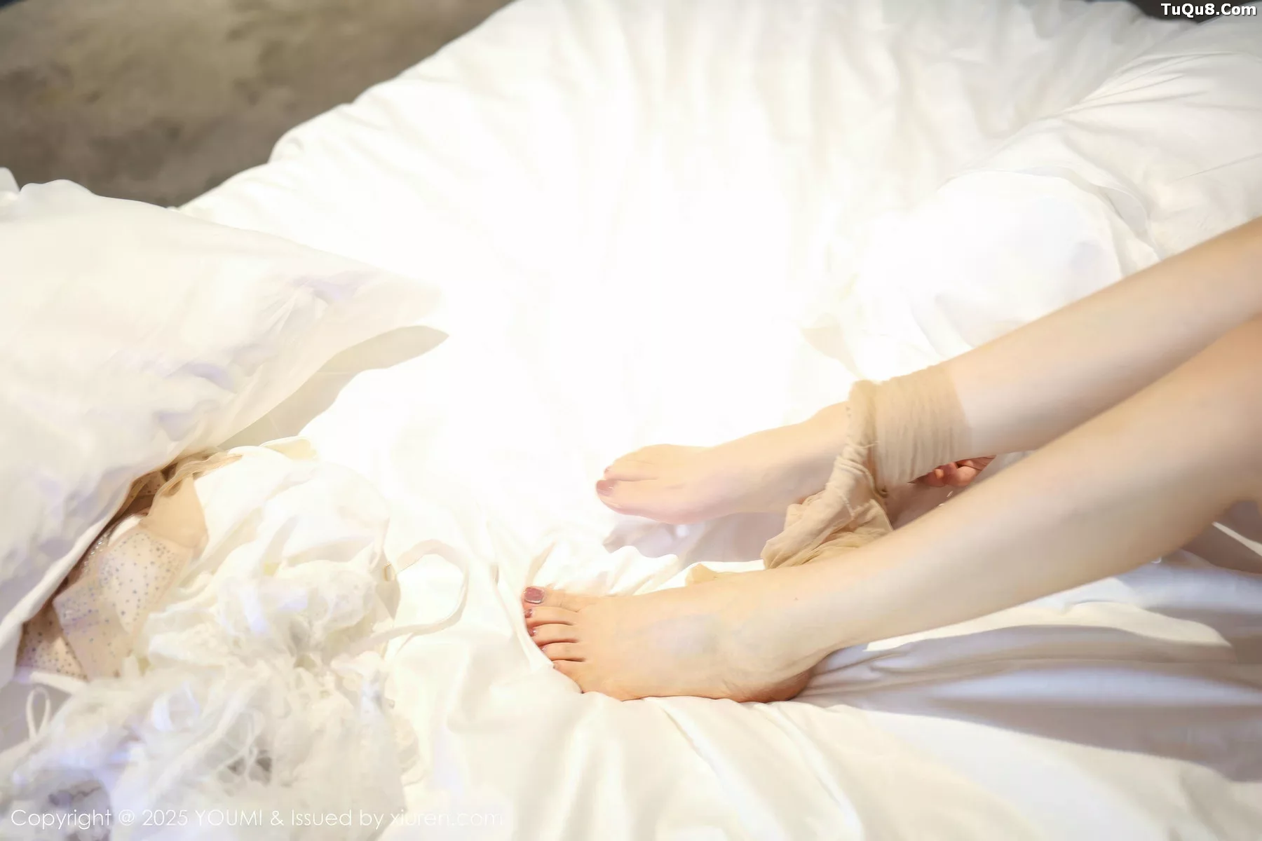 秀人集.com_[YouMi尤蜜荟]Vol.1177_模特Twins-桃桃性感白色连衣短裙配白色丝袜秀曼妙身姿诱惑写真76P