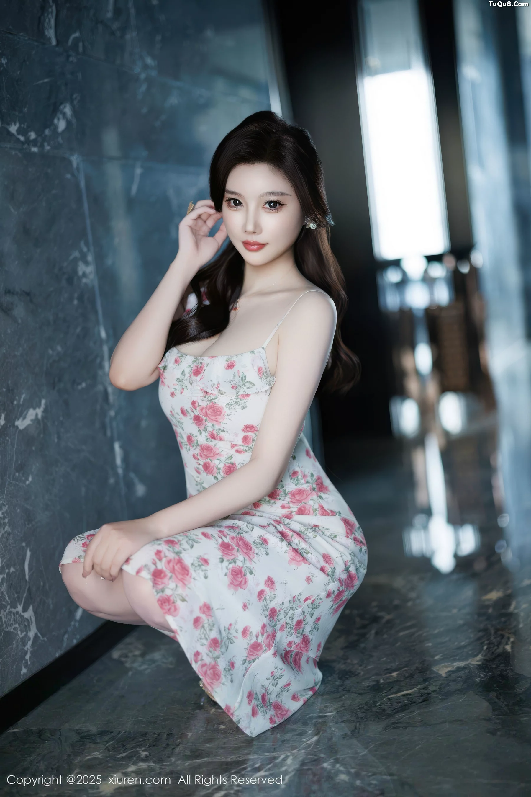 秀人集.com_[XiuRen秀人网]No.10977_女神CHENCHEN.性感碎花裙露白色情趣内衣秀丰腴身材诱惑写真92P