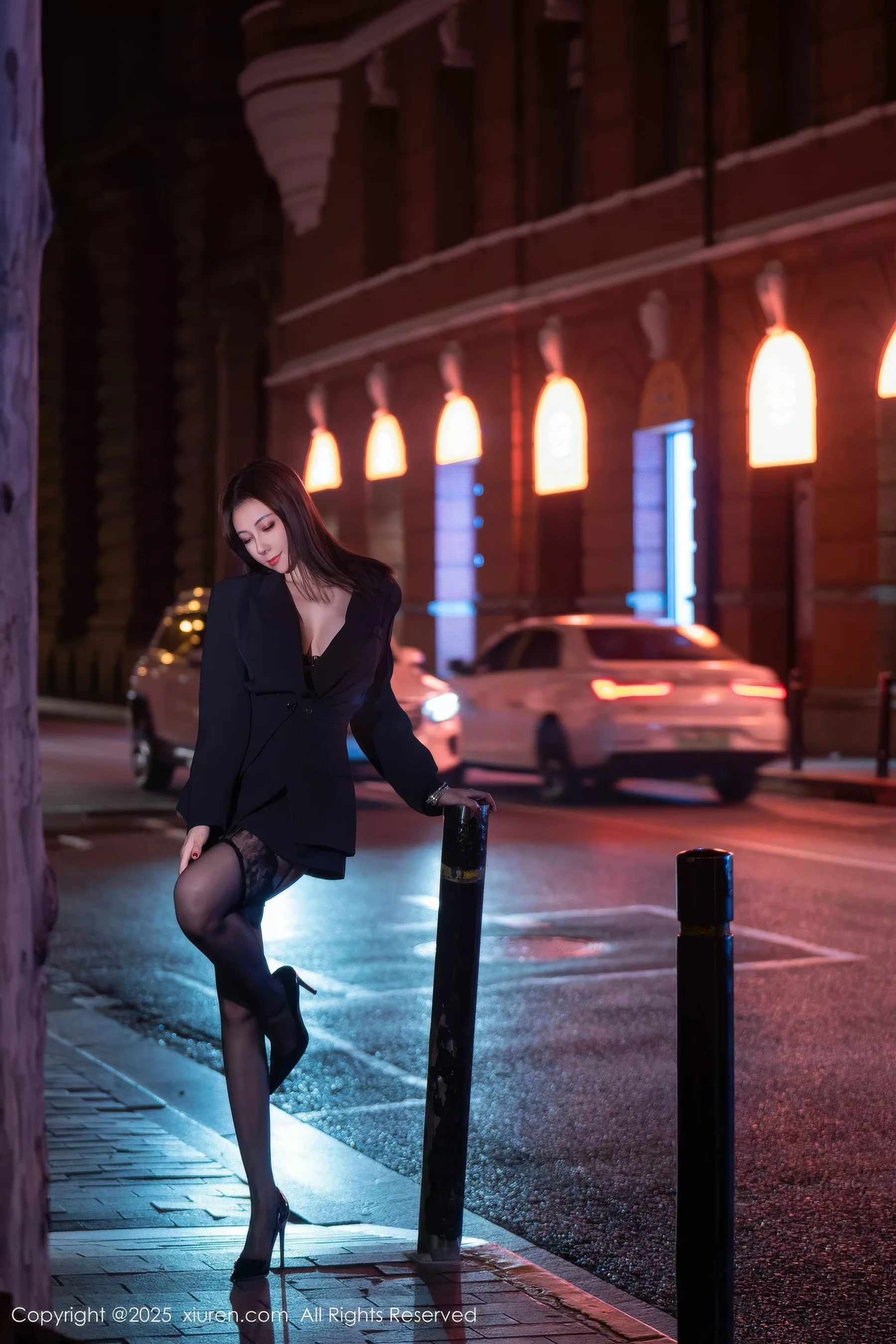 秀人集.com_[XiuRen秀人网]No.10899_御姐果儿Victoria性感黑色皮质情趣服饰配黑丝吊袜极致魅惑写真72P