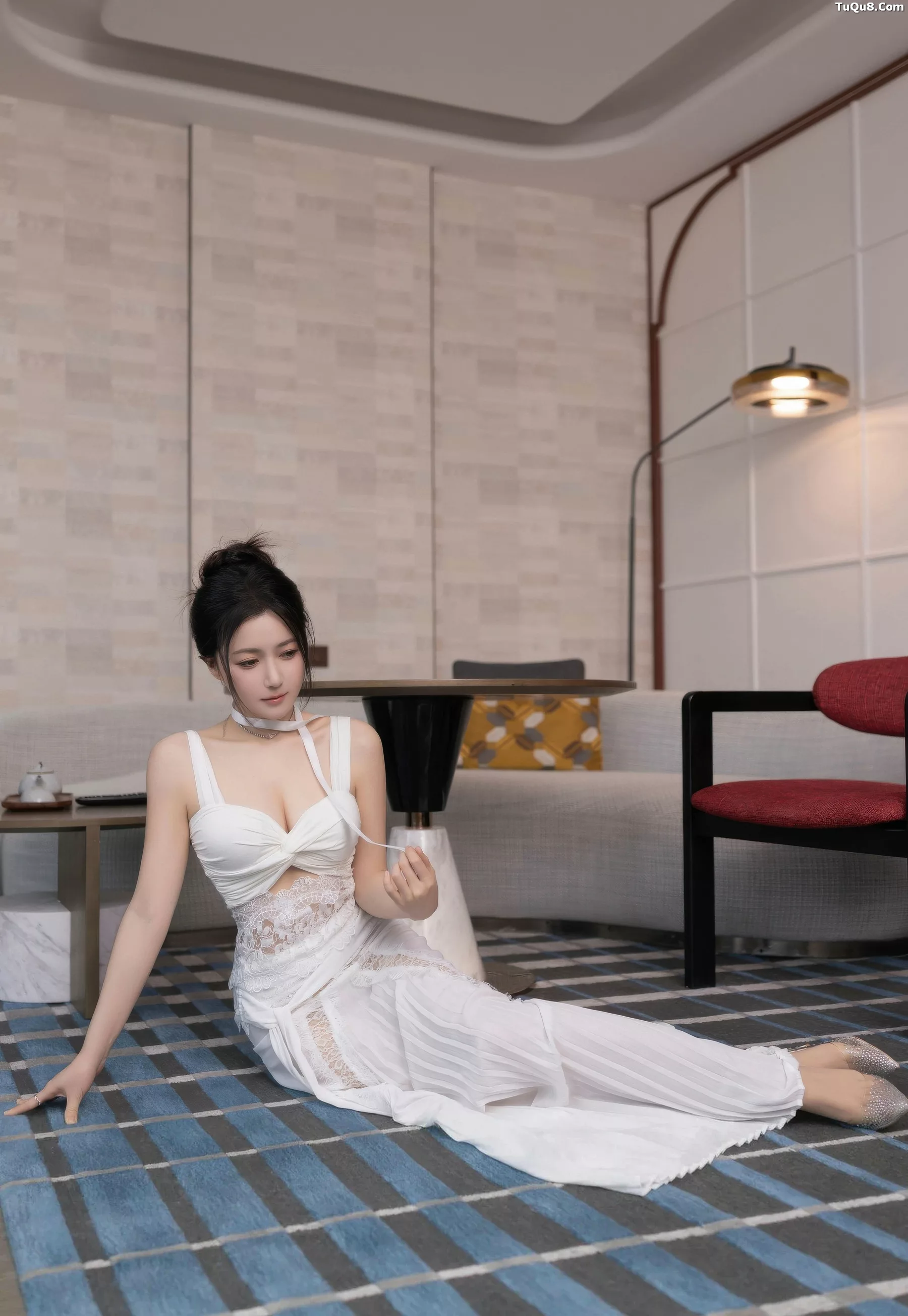 秀人集.com_[XiuRen秀人网]No.10911_模特鱼子酱Fish性感白色长裙配超薄无内肉丝秀曼妙身姿诱惑写真76P