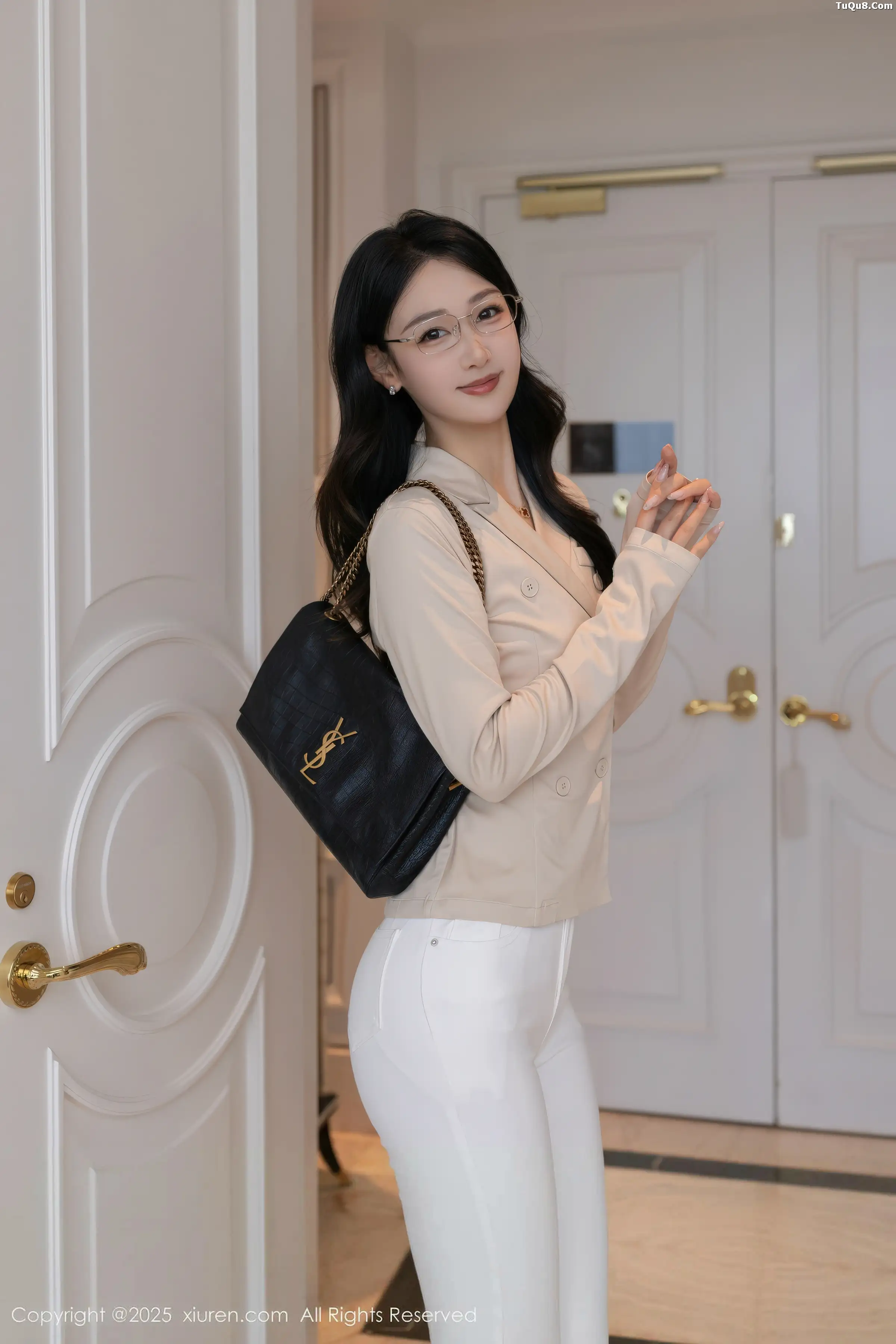 秀人集.com_[XiuRen秀人网]No.11053_模特唐安琪性感OL服饰露浅色内衣配超薄肉丝秀曼妙身姿诱惑写真84P